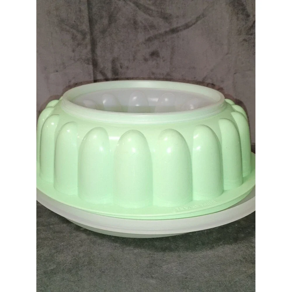 Vintage Mint Green Tupperware Jello Mold  Excellent Condition